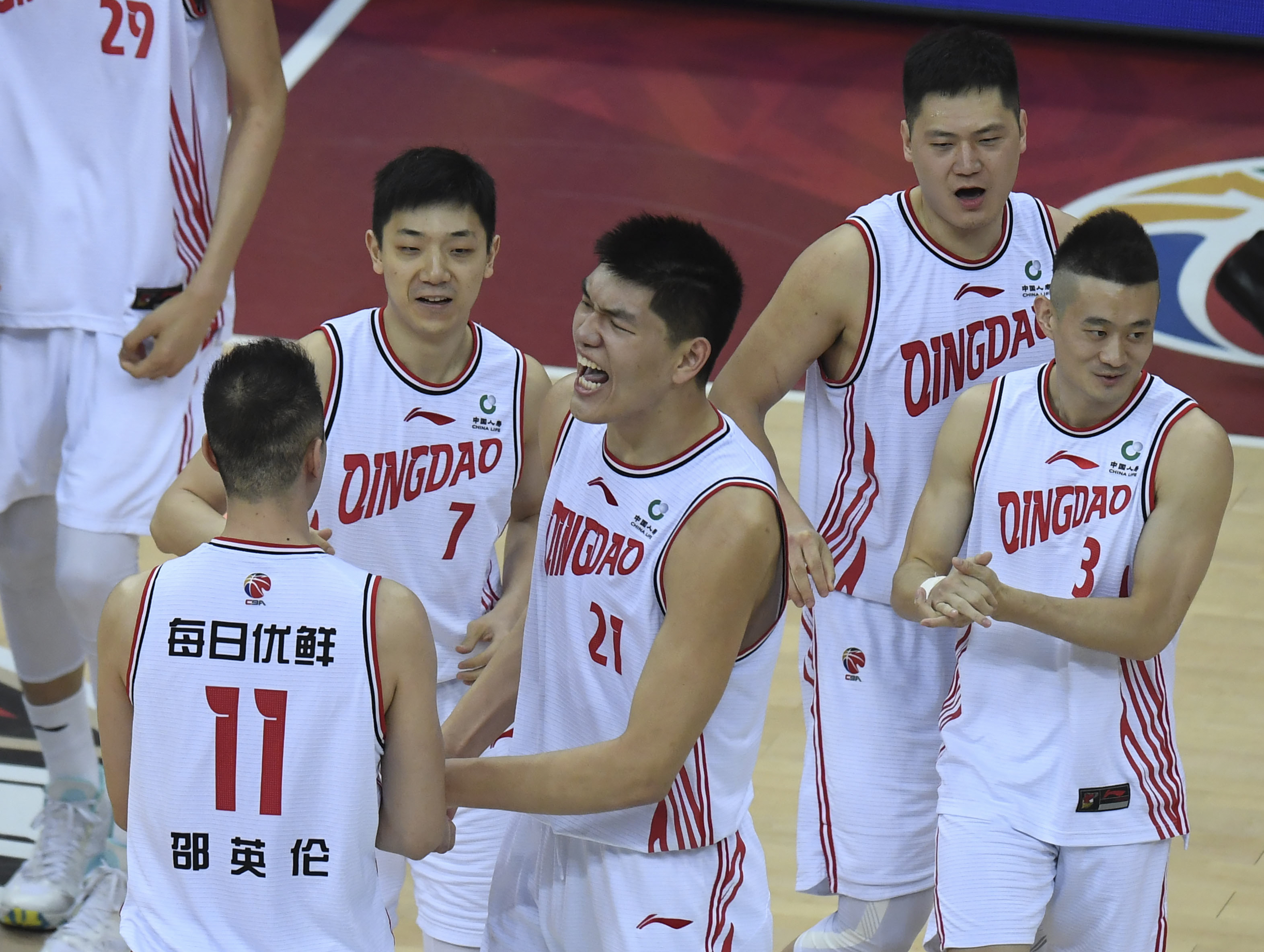 关于澳大利亚男篮击溃卢森堡，晋级国际篮球锦标赛八强的信息